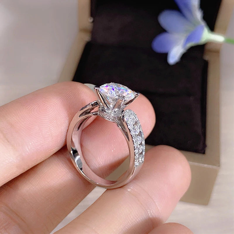 Huitan Modern Women's Wedding Rings Brilliant Crystal Cubic Zirconia High-quality Silver Color Female Ring Engagement Jewelry