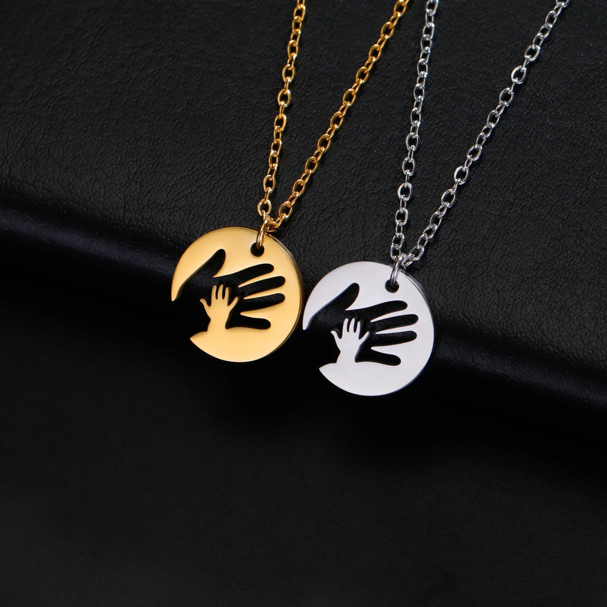 Skyrim Palm Pendant Necklace Family Mom Gift Men and Women Stainless Steel Pendant Jewelry Fashion Trend